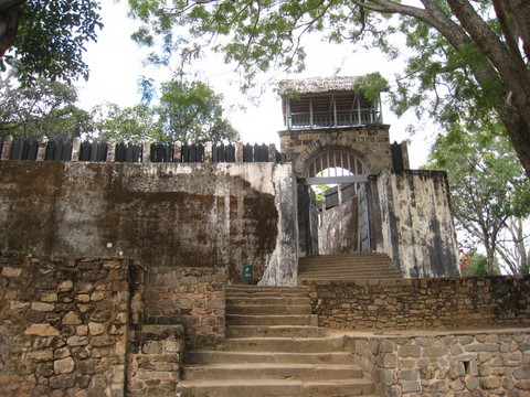 Entrée de la maison du roi malgache